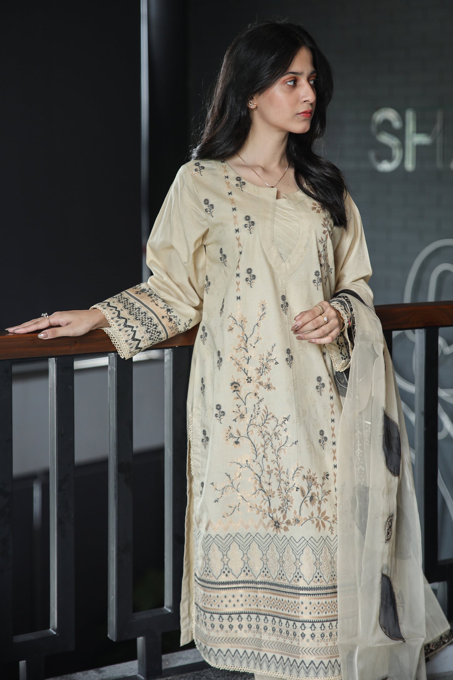 Brosha Lawn with Fancy Organza Dupatta
