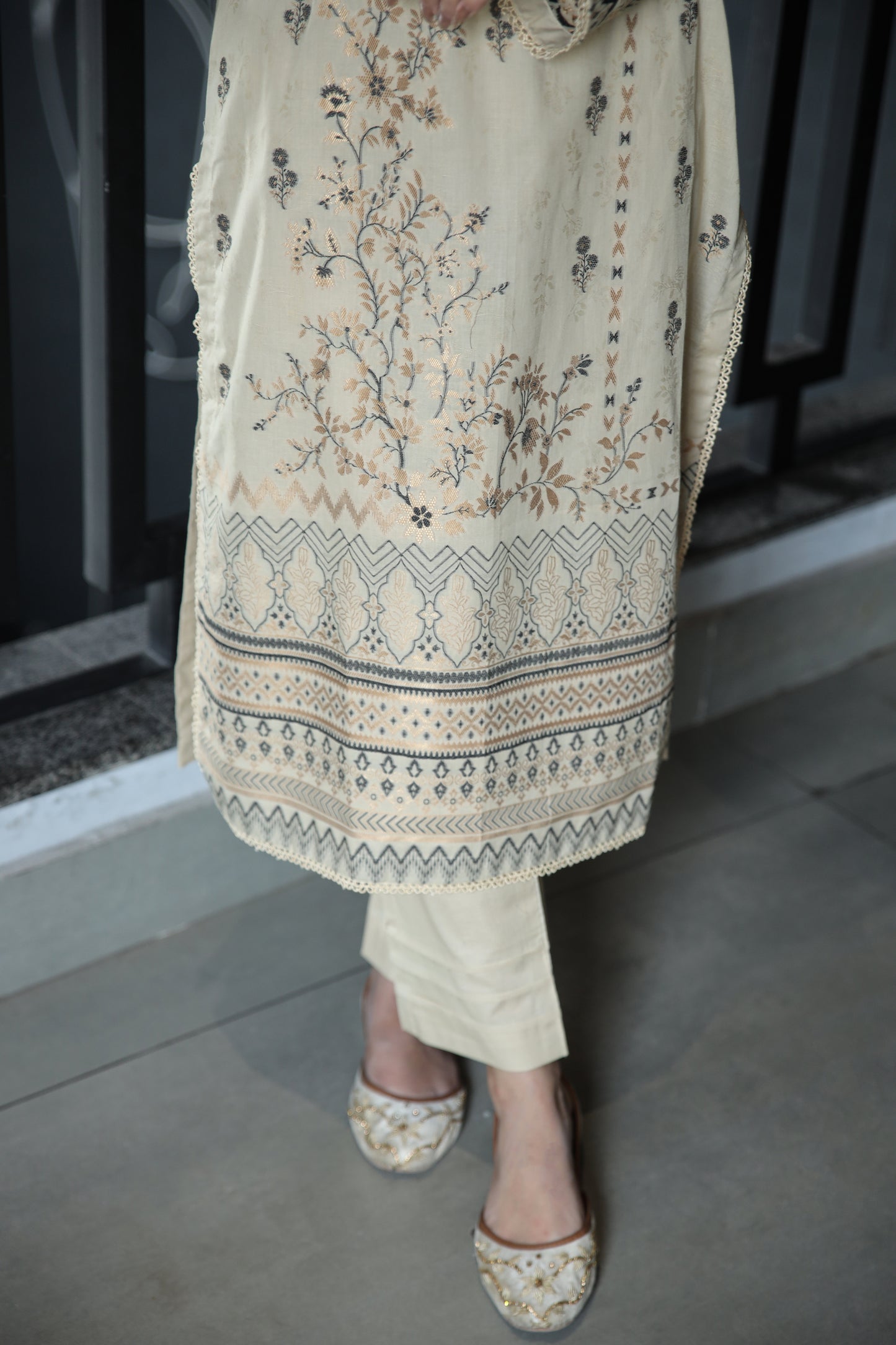 Brosha Lawn with Fancy Organza Dupatta