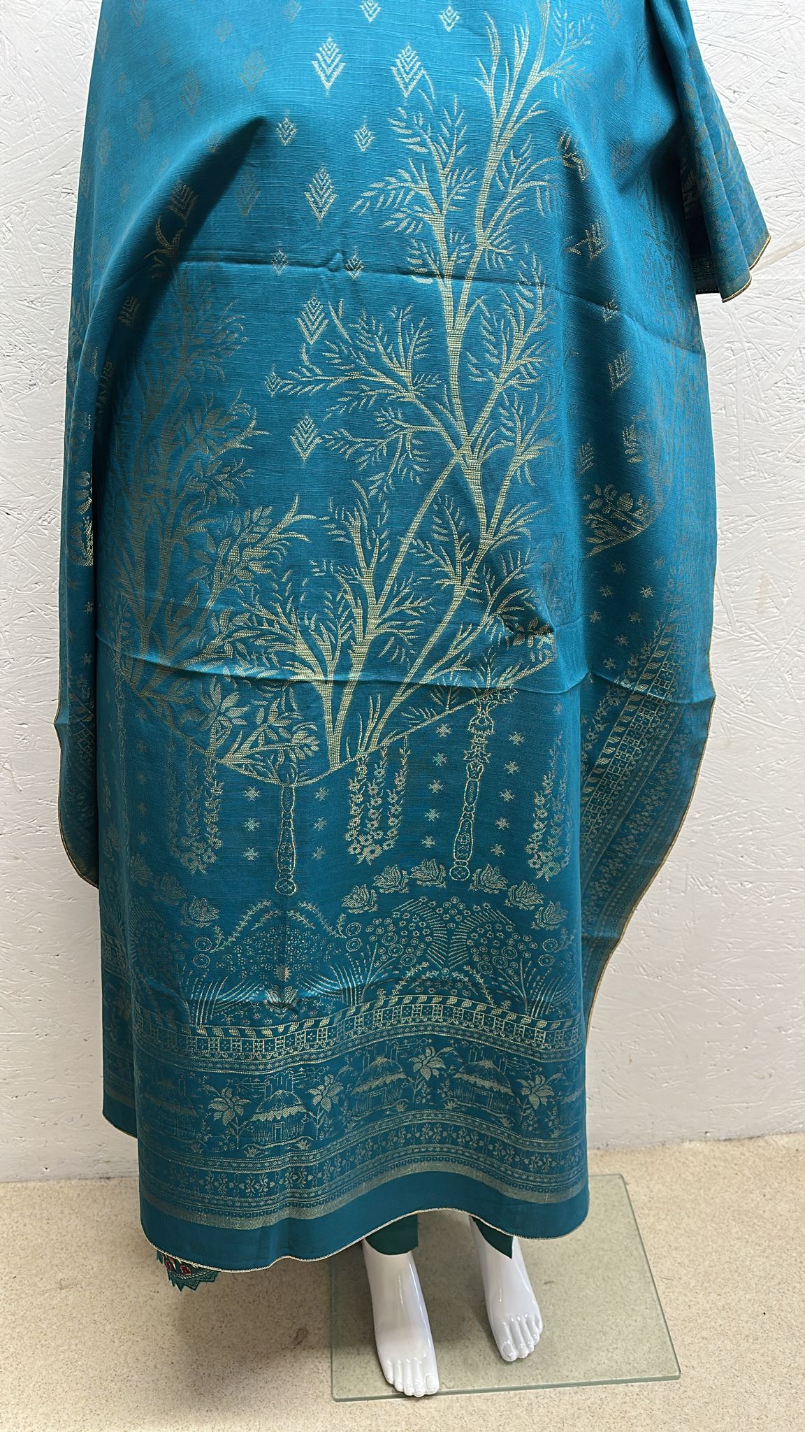 Jacuard Brosha Khaddar 3 Piece with Plain Trouser and Heavy Jacuard Brosha Khaddar Shawl