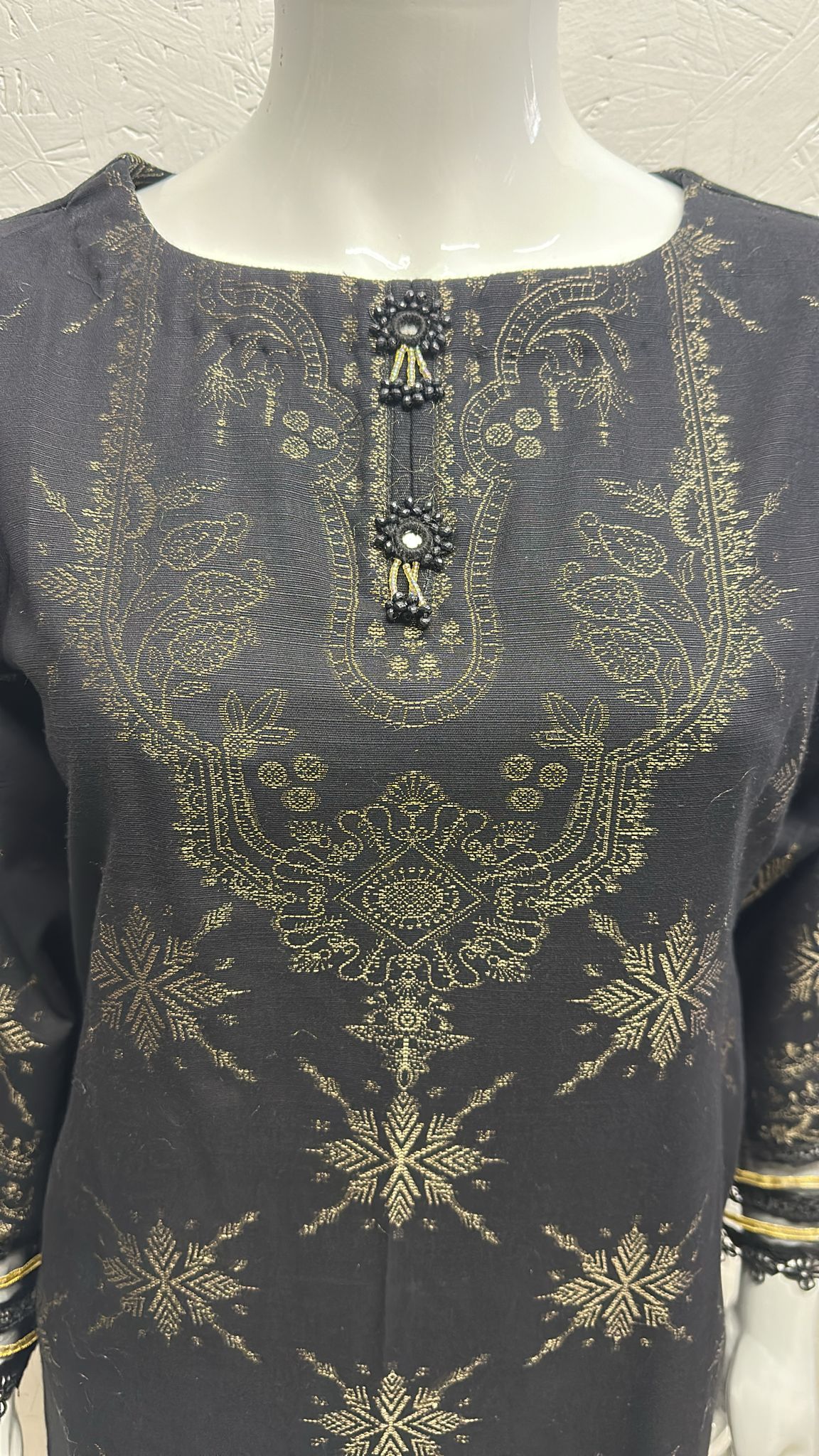 Jacuard Brosha Khaddar 3 Piece with Plain Trouser and Heavy Jacuard Brosha Khaddar Shawl