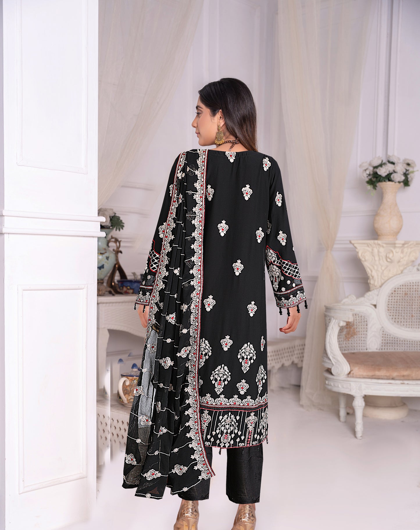 Breeze Exclusive Embriodery Shirt with Raw Silk Trouser and Embriodery Dupatta